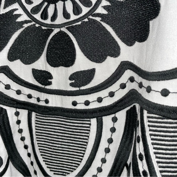 Chico’s Gorgeous Black & White Embroidered Ruana Cover-Up / Jacket - Picture 5 of 9
